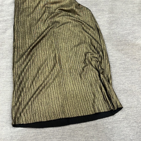 Gold/bronze color bodycon dress. Never worn - Picture 3 of 3